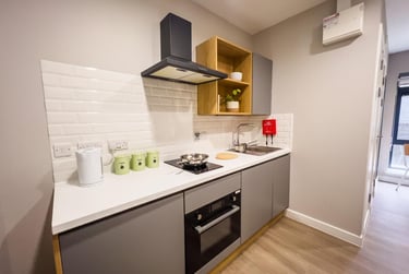 1 bed studio, Calton Road, Holyrood, Edinburgh, EH88DP - Image 4